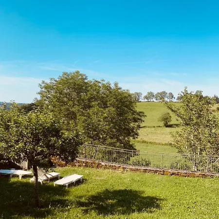 Maison Avec Jardin Nyaraló Salers